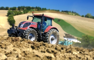 Macchine agricole: dall'UNI requisiti di conformità all’UE